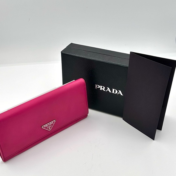 Prada Wallet - Picture 2 of 15